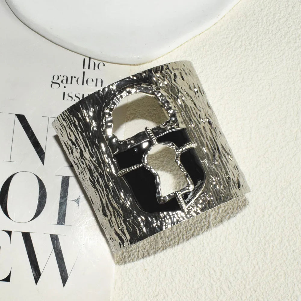 New Brand Fashion Show Alloy Metal Lock Cuff Bracelet For Women Fashion Jewelry Exaggerated Hand Open Bangles Accessories