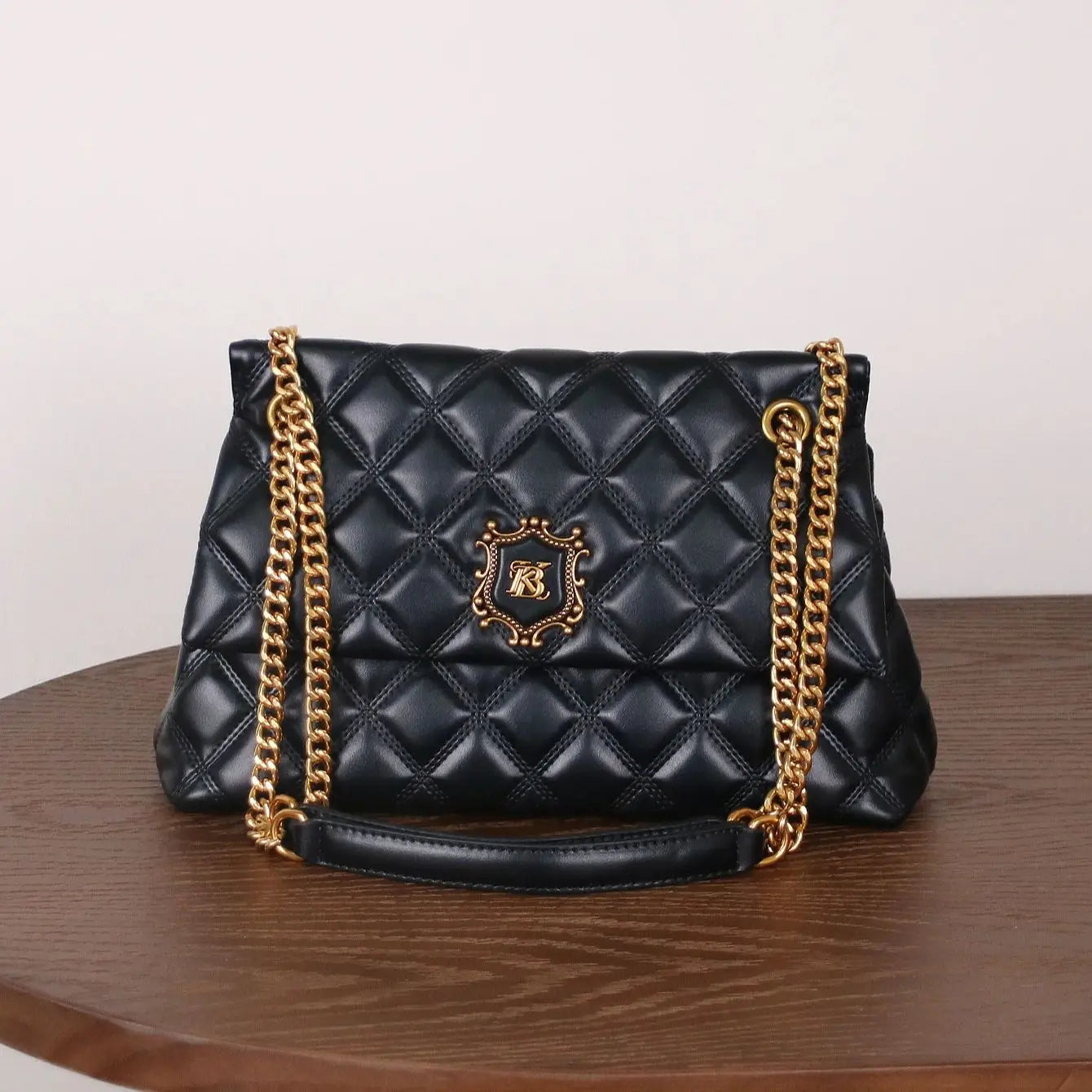 2025 fashion new luxury handbag Joker temperament diamond shoulder bag high sense chain large capacity elegant commuter...