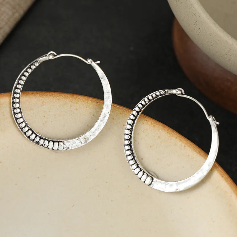 Women's Vintage Distressed Hoop Earrings Hammer Embossed Design Bohemian Style Earrings Suitable For Daily Vacation Casual Wear