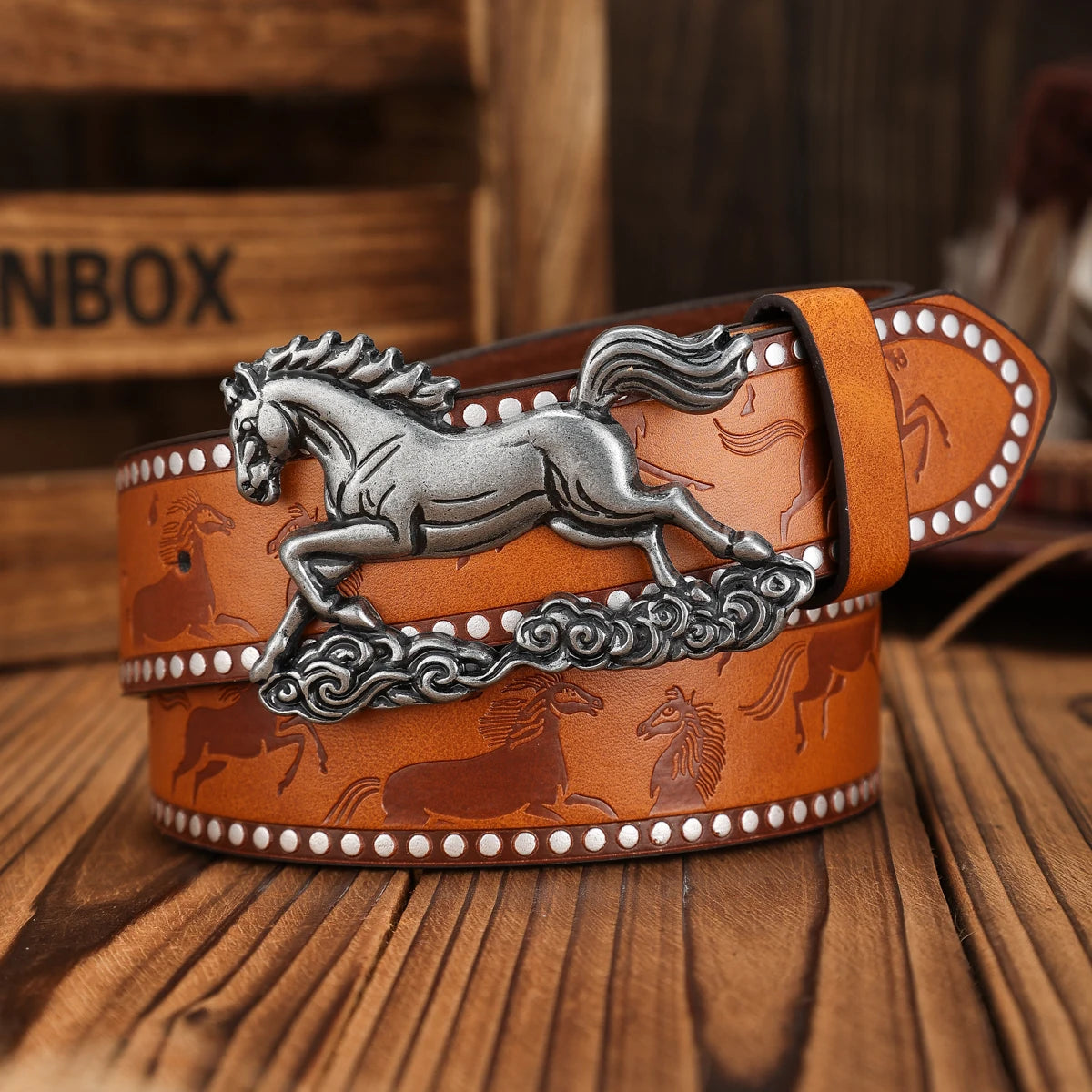 A PU Belt Suitable for Both Men and Women, Combining the Style of Western Denim and Retro, Is Perfect for Daily Casual...