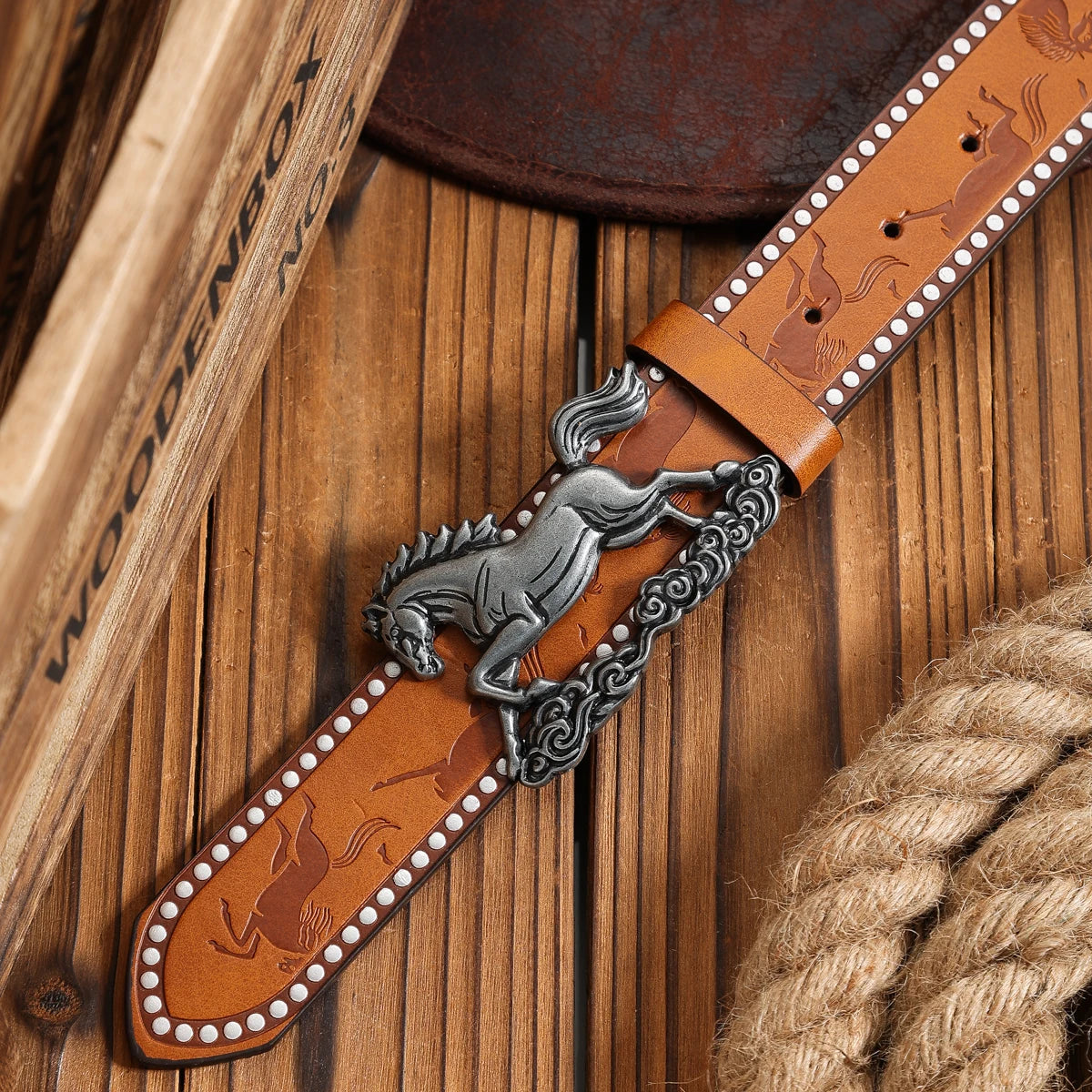 A PU Belt Suitable for Both Men and Women, Combining the Style of Western Denim and Retro, Is Perfect for Daily Casual...