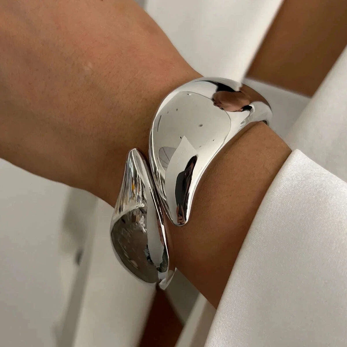 IngeSight.Z Exaggerated Large Inlaid Rhinestone Watch Shaped Heavy Metal Spring Bangles Women's Classic Statement Party Jewelry