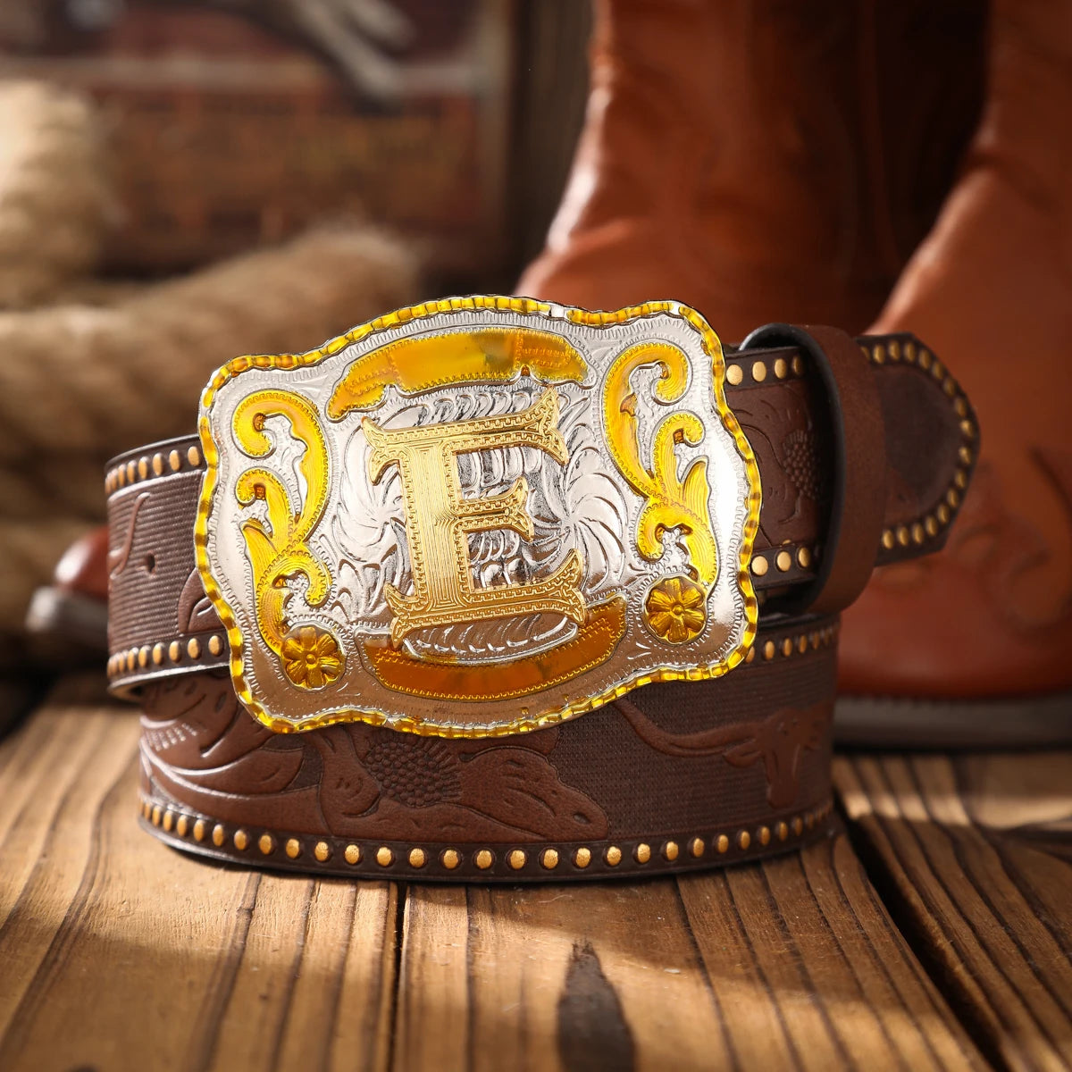 A men's and women's casual retro belt Western style! PU leather belt with metal buckle, suitable for daily work wear