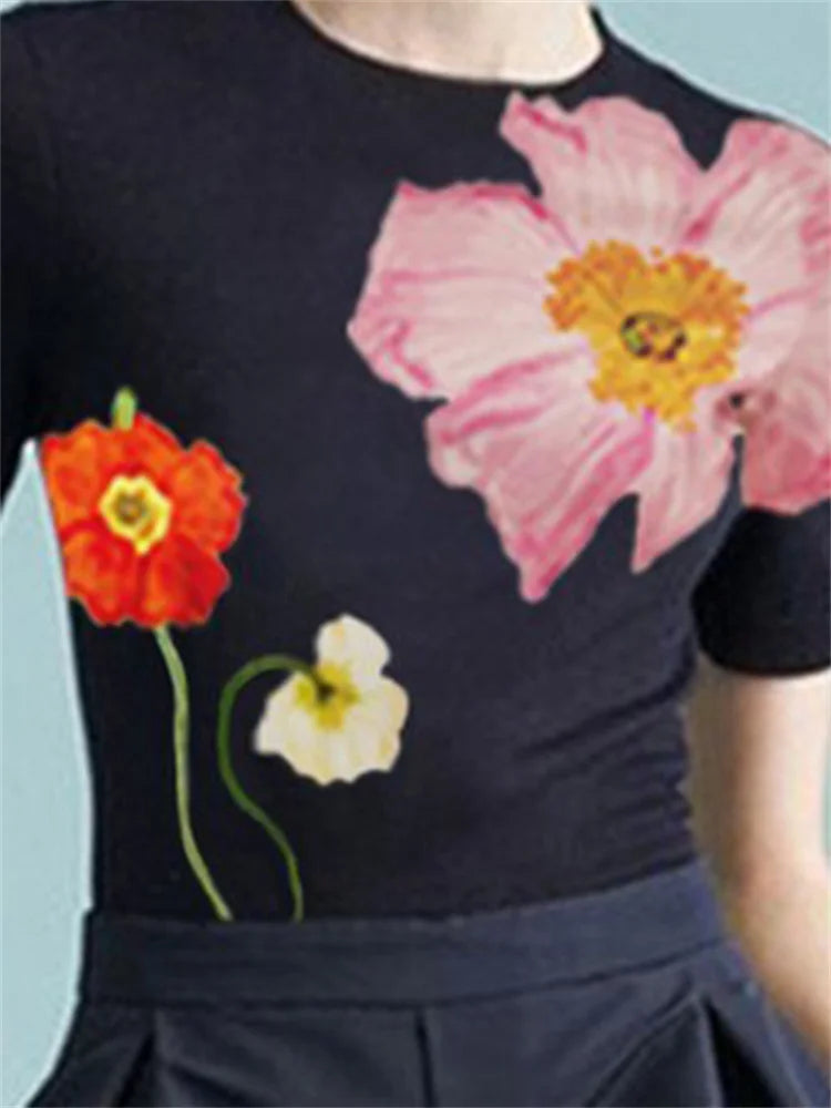 Yeezzi 2025 New Women's Fashion Elegant Floral Printed T-Shirts Summer Short Sleeves Round-Neck Skinny Urban Casual Korean Tops