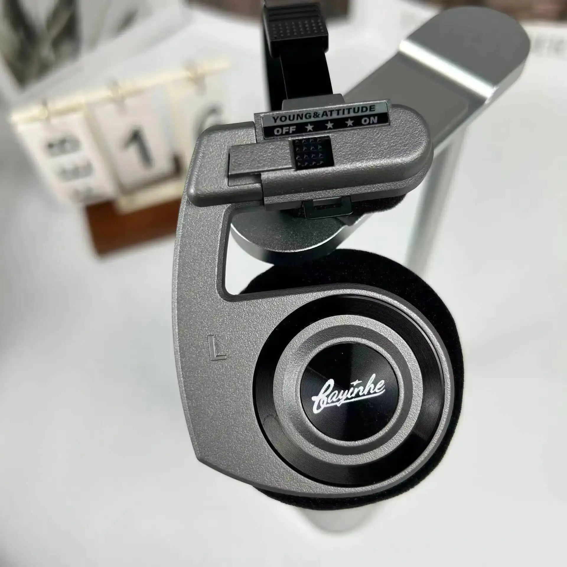 Foldable Portable Retro Style Wireless Headphones Bluetooth 5.3 HIFI Stereo Noise Reduction Long Battery Life Over-ear Earphones