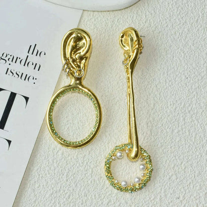 New Rhinestone Metal Asymmetric Ears' Shaped Dangle Earrings for Women Jewelry Baroque Style Statement Earrings Accessories