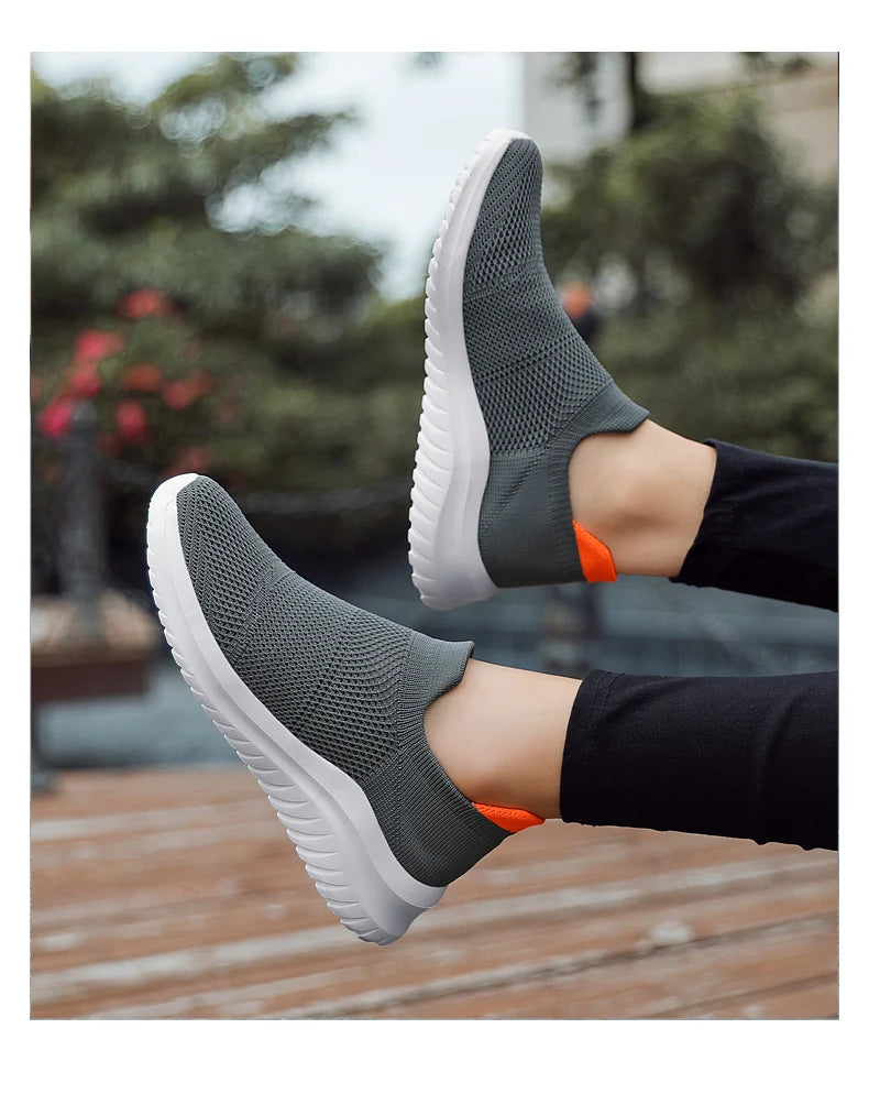 Men Shoes Sneakers Breathable Mesh Slip on Running Shoes Outdoor Non-Slip Couple Jogging Training Hiking Sports Shoes