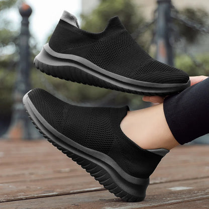 Men Shoes Sneakers Breathable Mesh Slip on Running Shoes Outdoor Non-Slip Couple Jogging Training Hiking Sports Shoes