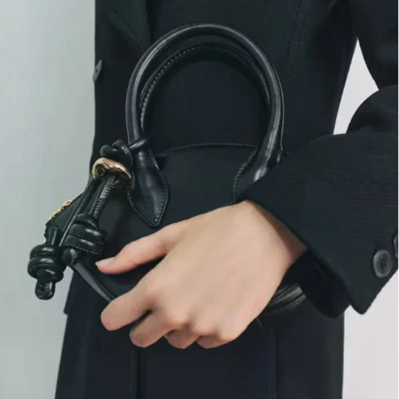 Luxury Designer Shoulder Bag Large Capacity Fashion Women Handbag New Trapezoid Trendy Crossbody Bag Fan-Shaped Bucket Bag - Kimlud