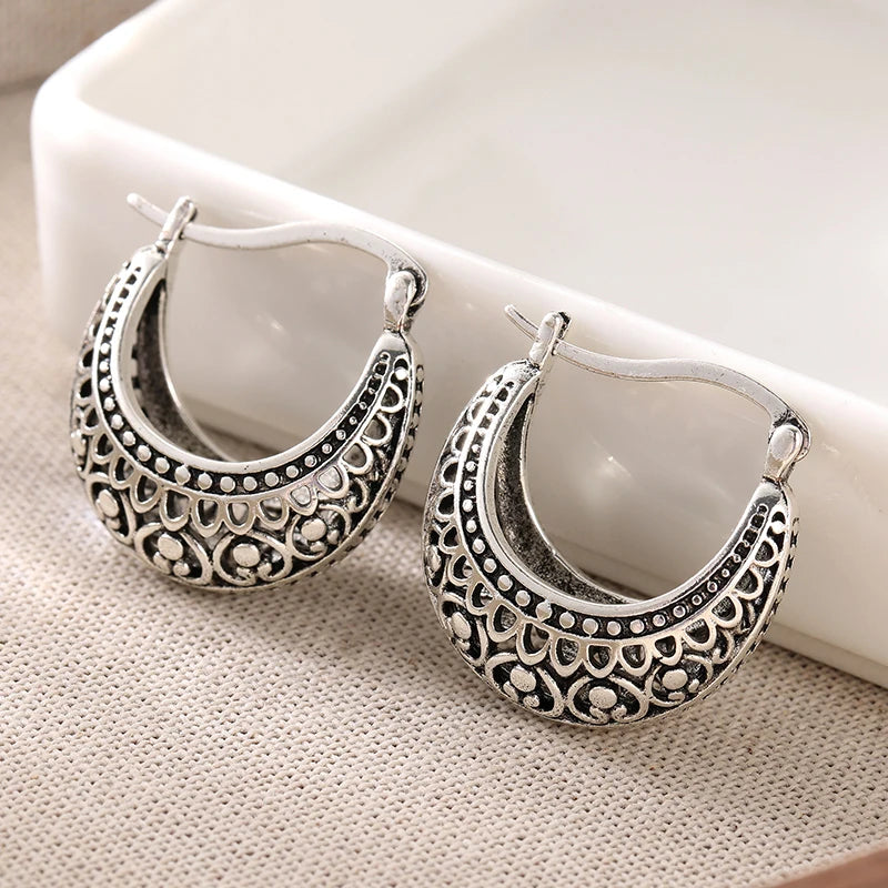 Vintage Hand Carved Pattern Hollow Hoops Women's Earrings Silvery Color Metal Geometry Daily Wear Party Jewelry Anniversary Gift