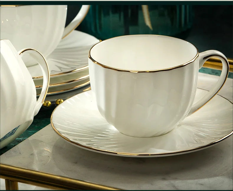 Bowl and dish set bone china tableware set bowl Jingdezhen light luxury simple hand drawn gold ceramic bowl and chopsticks plate - Kimlud