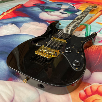 Classic Black Electric Guitar, Rosewood Fingerboard with Abalone Shell Pattern, Double Tremolo Vibrato (Hsh) Pickup |...