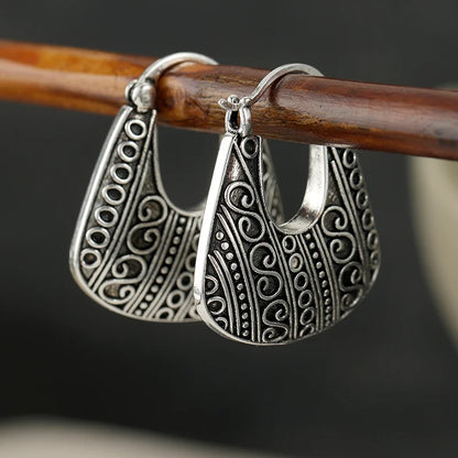 Ladies' Vintage Totem Earrings Spiral Relief Pattern Design Daily Commuting Versatile Ear Buckle Exotic Style Earrings