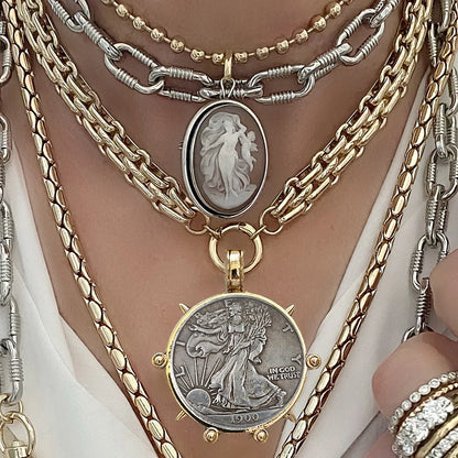 Hyperbole Gothic Cuban Chunky Necklace for Women Vintage Queen Coin Pendant Necklace Statement Hip hop Jewelry