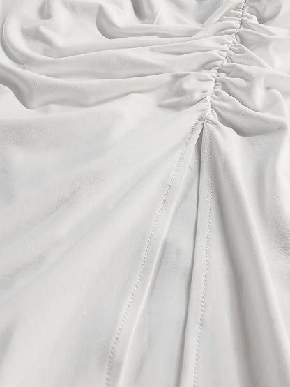 A pure color, stylish, sensual, form-fitting dress with a high neck, long sleeves, and subtle pleating. Dress: Sexy high-neck, l - Kimlud