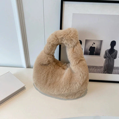 Fur Handbags Women's Small Half Moon Bag Warm Plush Wrist Bags Fashion Furry Short Handle Clutch Ladies Shoulder Bags