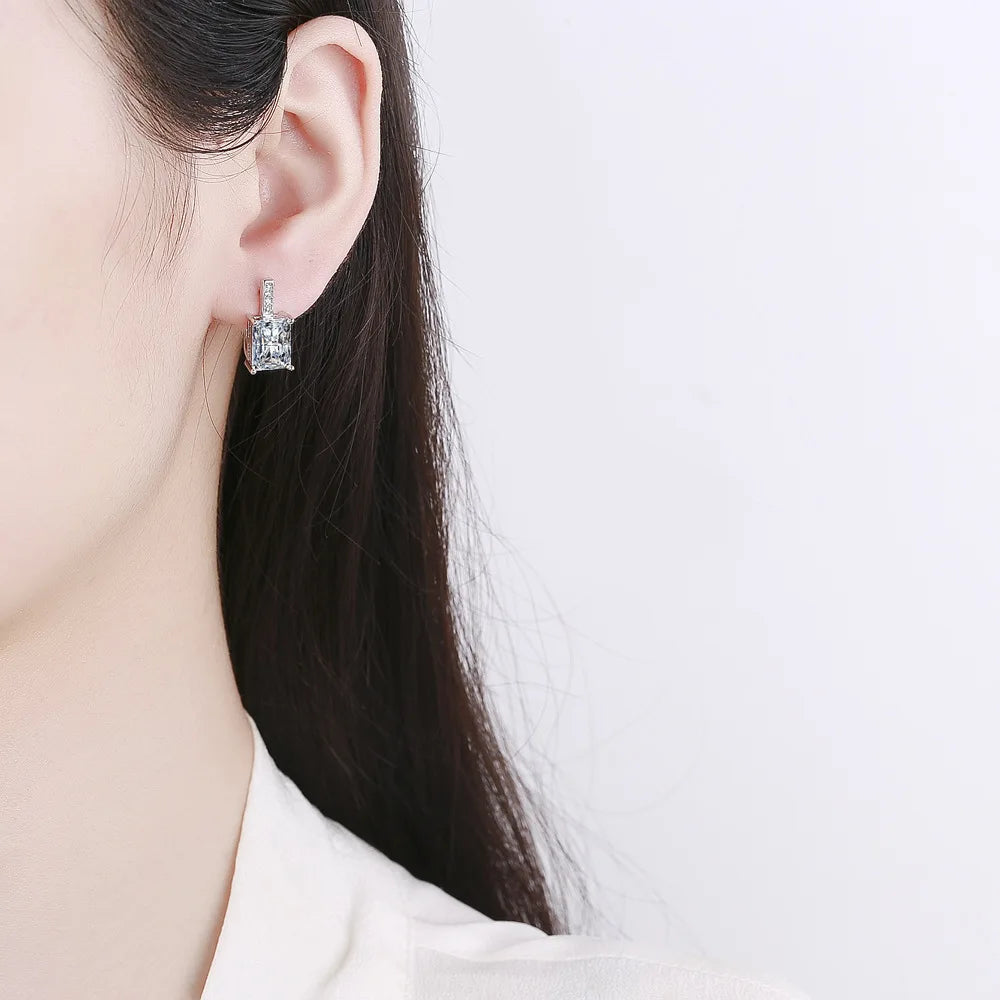 Wholesale Sweet Sapphire Earrings Jewelry Oval Shape Zircon Gemstone Stud Earrings Accessories Women Wedding Engagement...