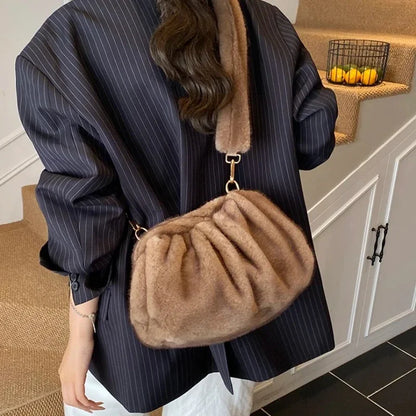 Fashionable Wrinkled Cloud Bag Soft Faux Fur Small Shoulder Bags for Women 2026 Winter Trend Korean Plush Handbags Crossbody Bag