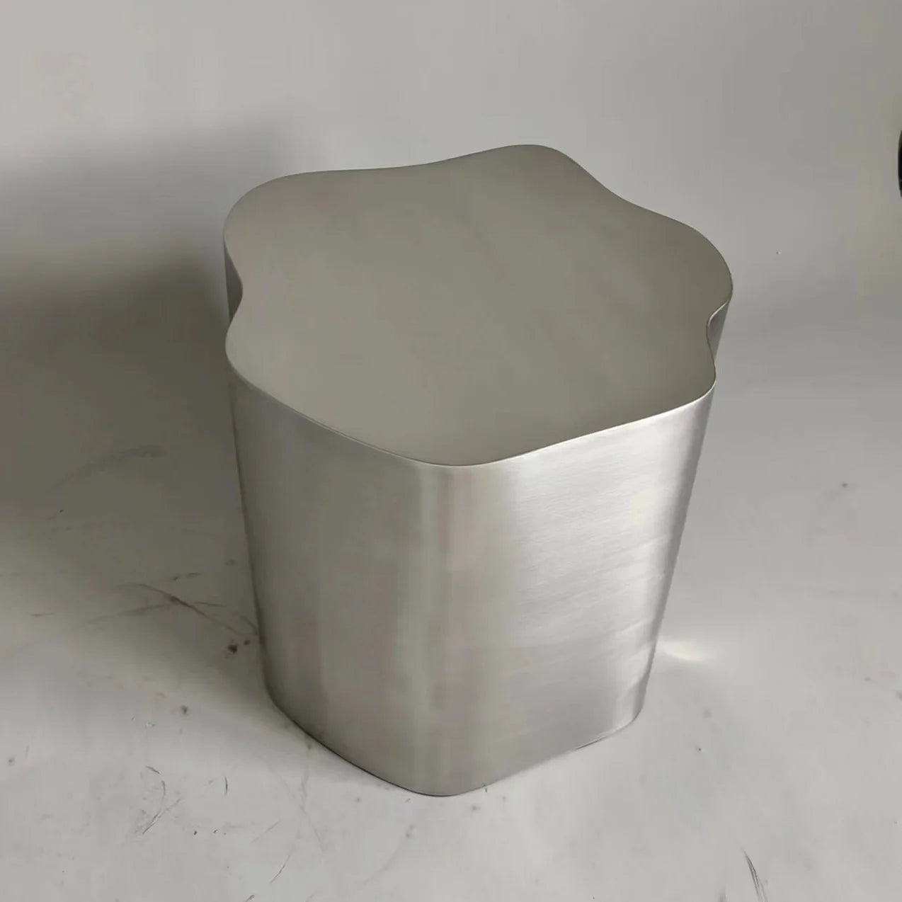 Metal Industrial Coffee Table Aesthetic Unique Minimalist Designer Side Table Modern Luxury Mesa Auxiliar Postmodern Furniture - Kimlud