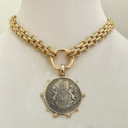 2025 chunky layer Jewelry Luxurious imitation grey pearl exaggerate coin charm pendant Clasps Carabiner Necklace...
