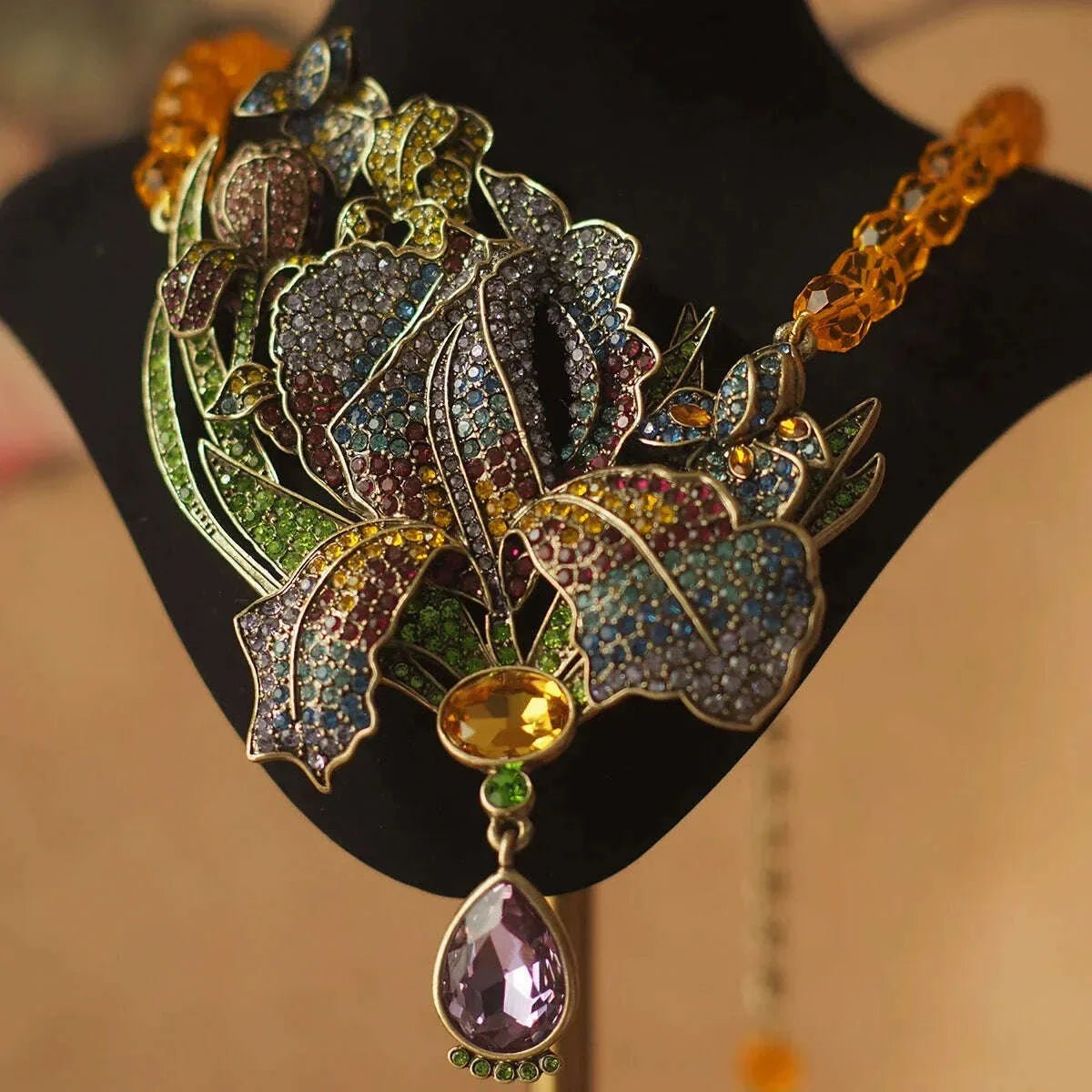 Gao Ding, A Well-known Designer in Europe and America, with The Same Heavy Industry Luxury Inlaid Colorful Crystal Necklace