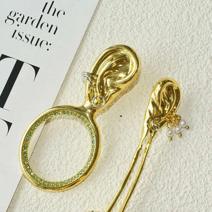 New Rhinestone Metal Asymmetric Ears' Shaped Dangle Earrings for Women Jewelry Baroque Style Statement Earrings Accessories