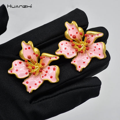 HUANZHI Enamel Pink Flower Stud Earring Irregular Petal Vintage Drip Oil Elegant Sweet Jewerly Gift for Women Girls