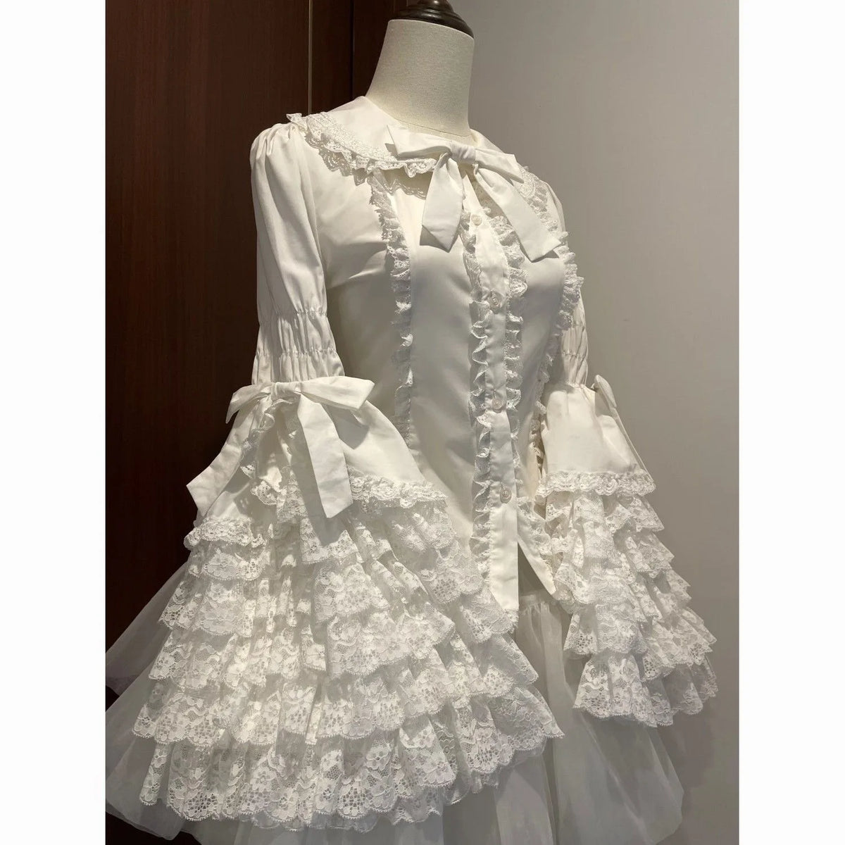 Lace Doll-Style Lolita Princess Sleeve Shirt, Long-Sleeved Versatile Top for Summer, Cute Lolita Inner Wear | Kimlud...