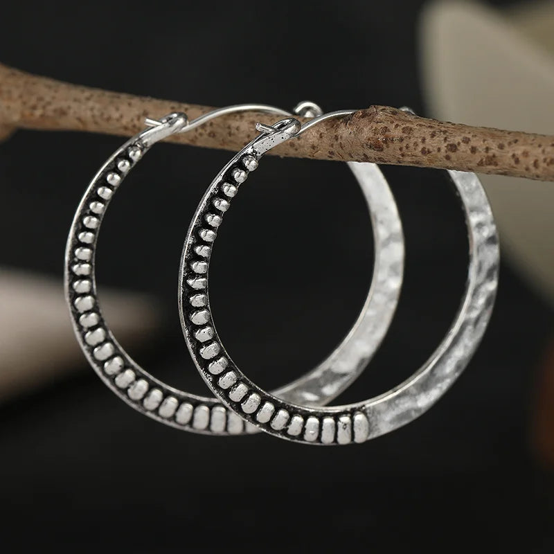 Women's Vintage Distressed Hoop Earrings Hammer Embossed Design Bohemian Style Earrings Suitable For Daily Vacation Casual Wear