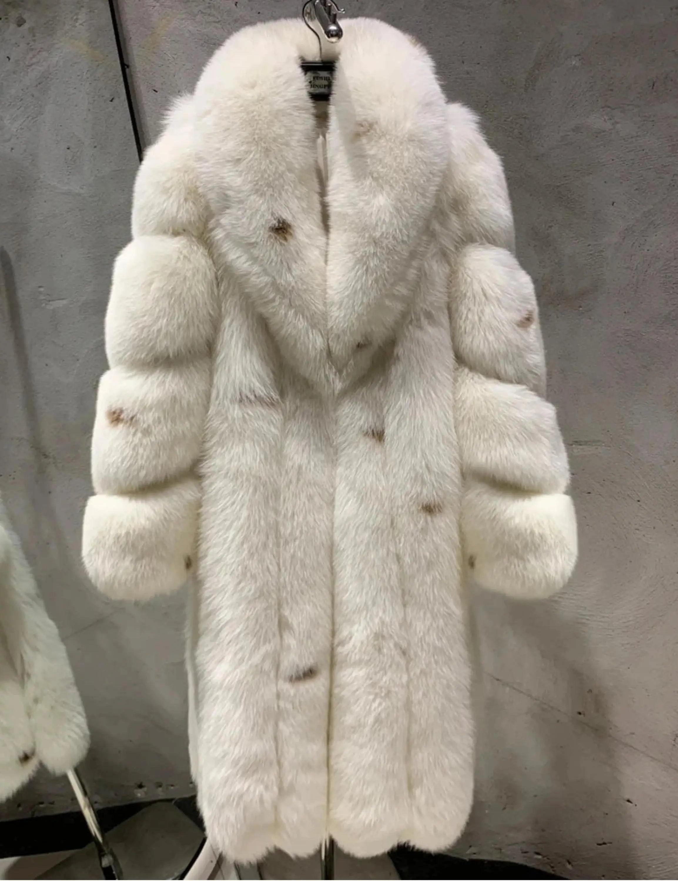 Wholesale Custom Polka Dot Designer Style Warm Fur Outwear Turn-down Collar Full Sleeve Real White Long fox Fur Coat Lady