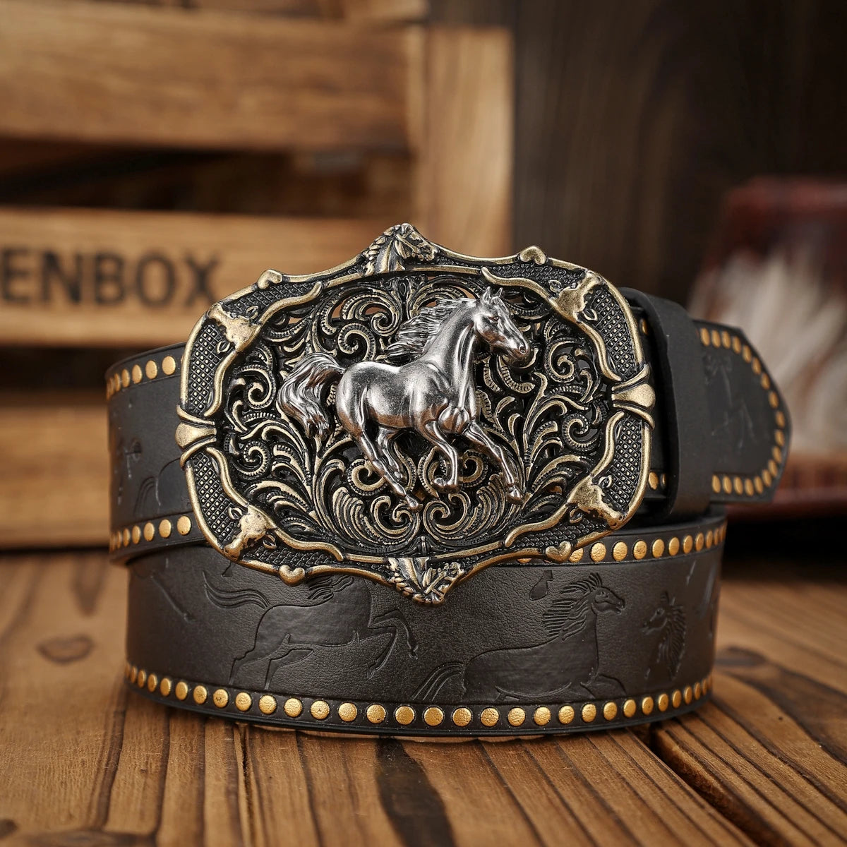A unisex Western-style PU belt with buckles, Bohemian style, casual and retro, suitable for daily wear when going out