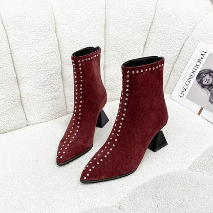 2024 Shallow Spring Autumn Women Ankle Boots Punk Pointed Toes Unqie Heels Designer High Heels Ladies Short Boots Back Zip