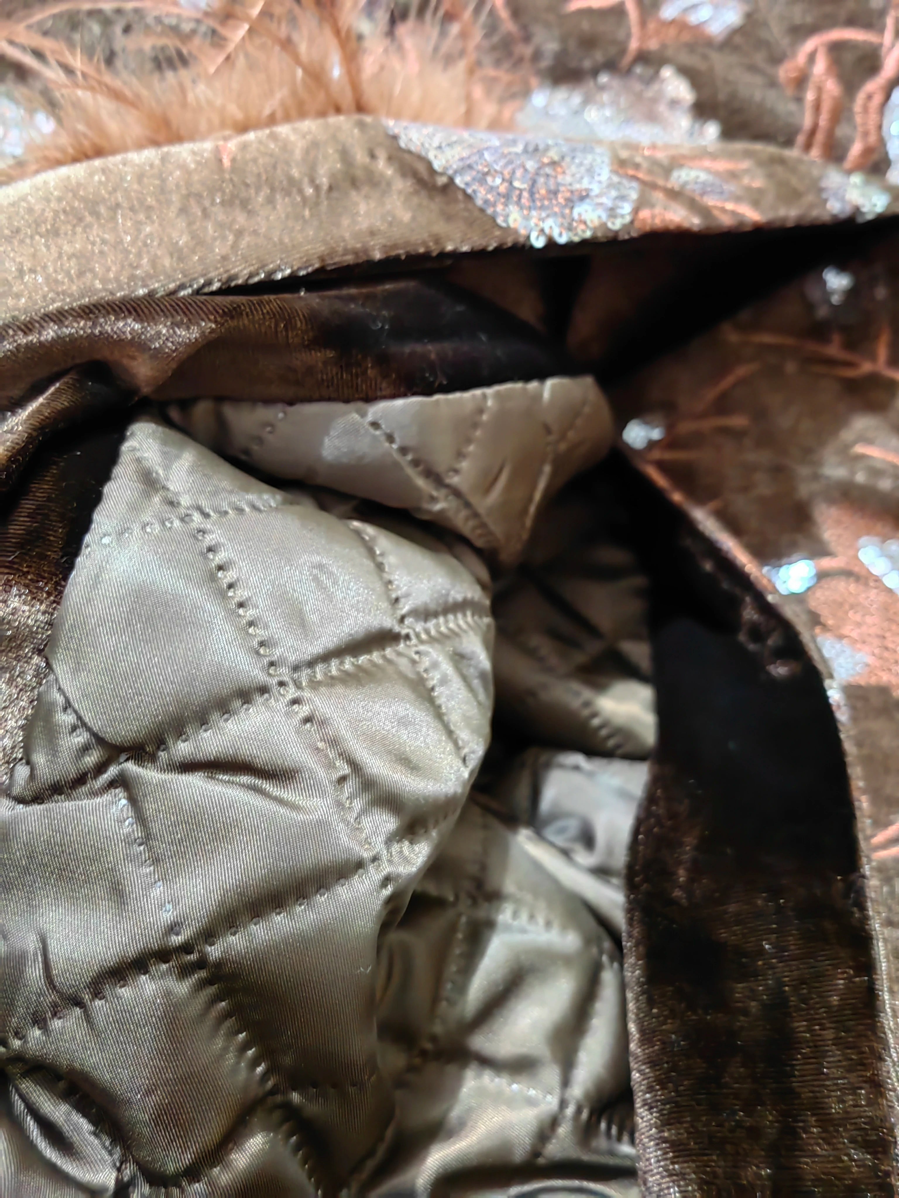 Golden Velvet Sequins Windbreaker Coat Autumn/Winter New English style Luxury Sequin Embroidered Women's Coat