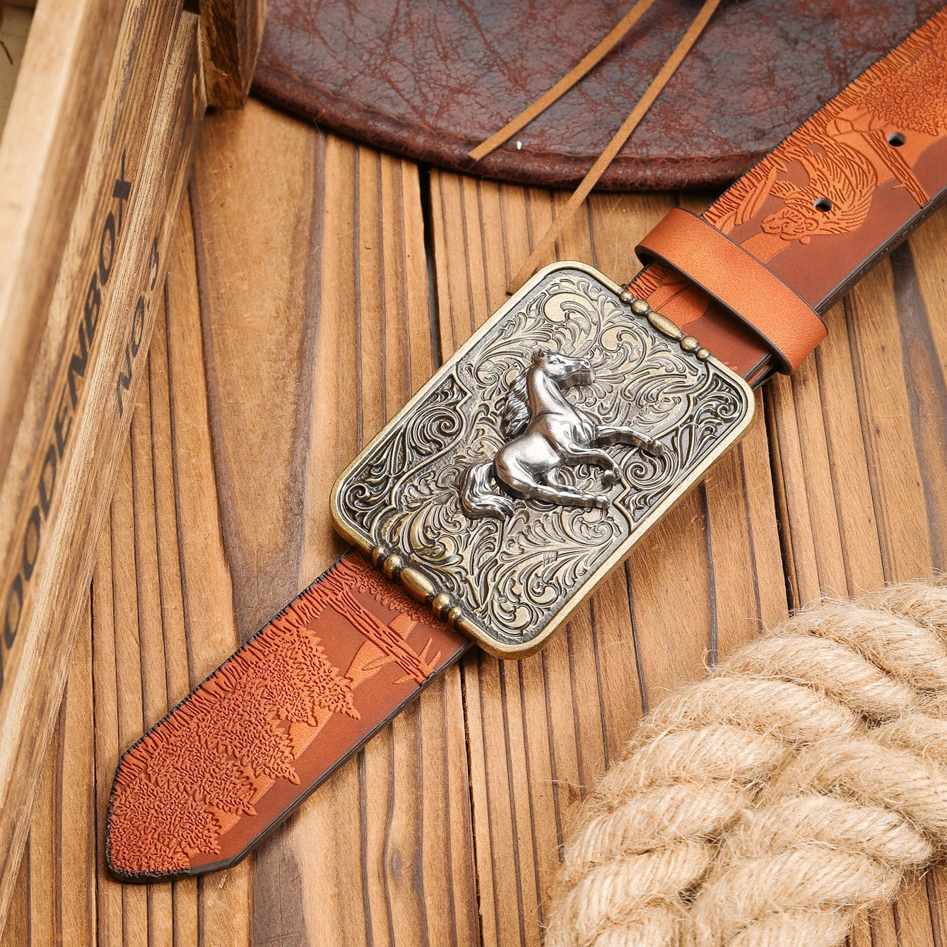 A Western-buckle PU belt suitable for both men and women, a unique and retro brown belt (with perforated nails included)...