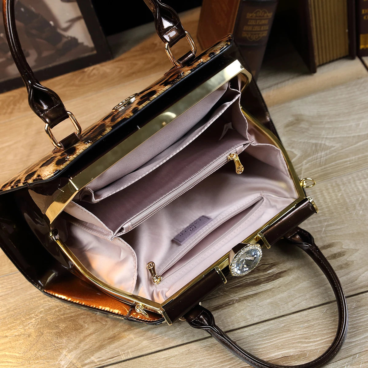 Luxury Designer Shoulder Bag Women Phone Pocket Leopard Pattern Diagonal Cross Bag Patent Leather Glossy Retro Versatile...