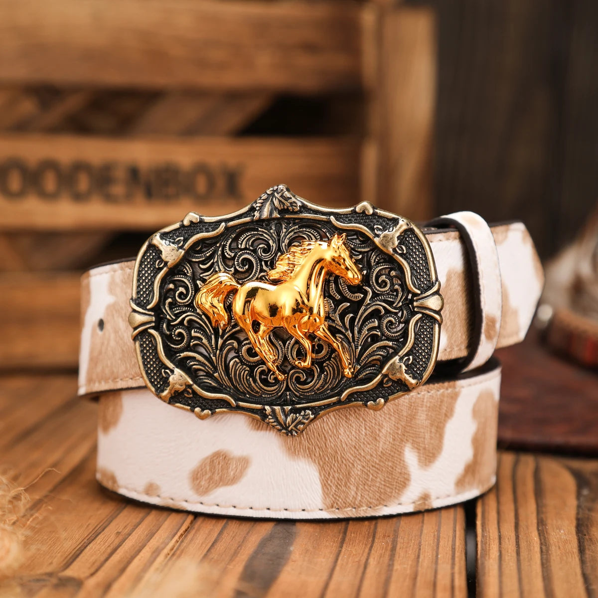 A unisex Western-style, individualistic and retro belt, a brown (random pattern) PU belt (with perforated nails)