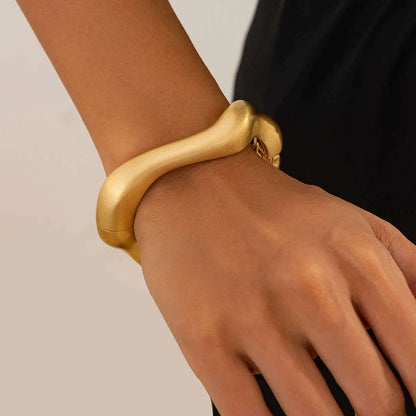 Ingemark Punk Creative Matte Irregular Heavy Metal Chunky Wide Cuff Bangles Women Goth Geometric Spring Bracelets Hand Jewelry