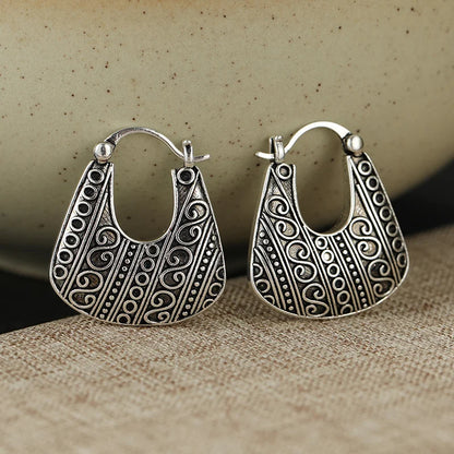 Ladies' Vintage Totem Earrings Spiral Relief Pattern Design Daily Commuting Versatile Ear Buckle Exotic Style Earrings