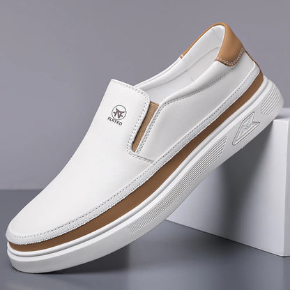 New Trend Leather Mens Casual Shoes Summer Male Loafers Driving Moccasins Male Comfortable Light Slip on Flats Simple Boat Shoes