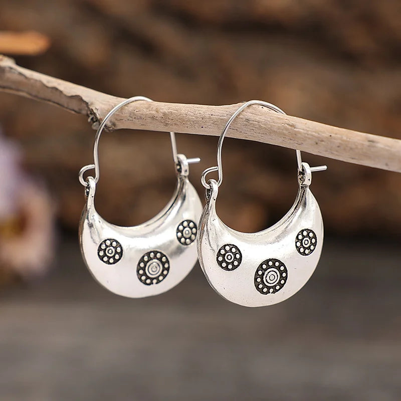 Vintage Silver Color Geometry Hoop Earrings for Women Ethnic Metal Carving Round Spiral Earrings Jewelry