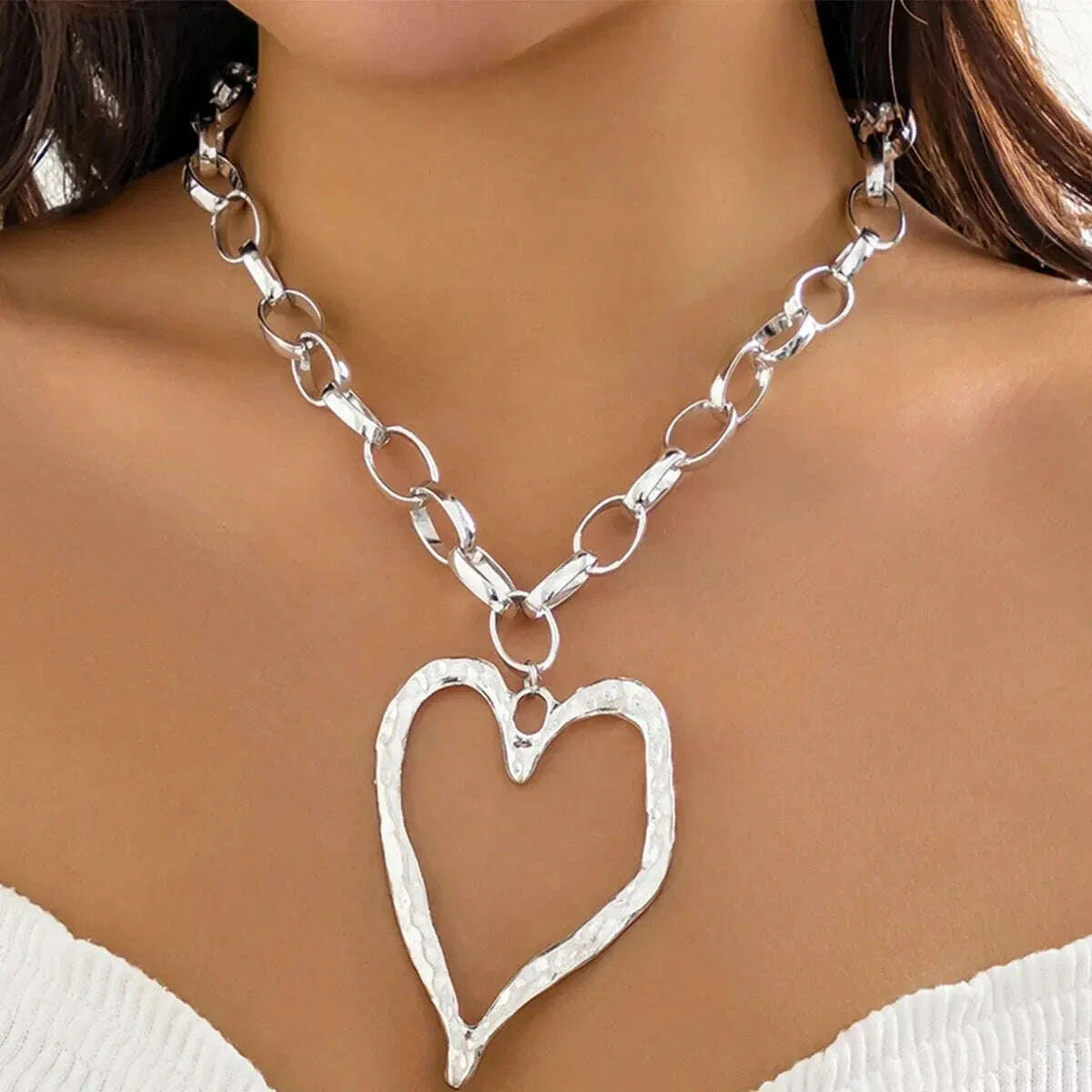 Hip Hop Punk Gold Color Love Heart Pendant Necklace for Women Exaggerated Hollow Out Thick Chain Chokers Y2K Jewelry Accessories