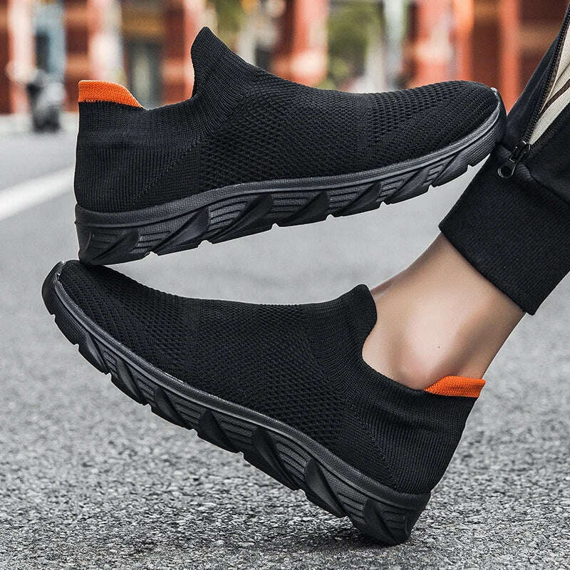 Breathable Men Casual Shoes Lightweight Male Vulcanized Shoes Outdoor Platform Men's Loafers Soft Mesh Flats Non-slip Sneakers