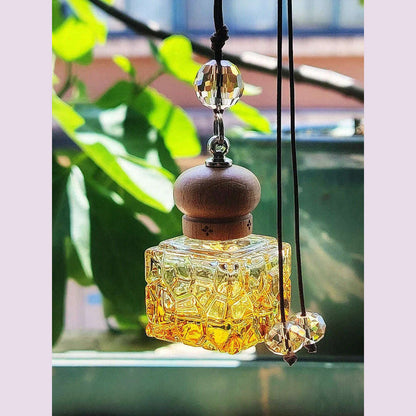 Car Perfume Honey peach hang perfume Interior Women Air Freshener Men`s perfumes Auto Accessories 10ML Liquid Flavoring for Cars