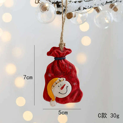 Christmas Decoration Crafts Small Resin Pendant Cute Horse Reindeer Pattern Design Xmas Tree Pendant Christmas Tree Decorations