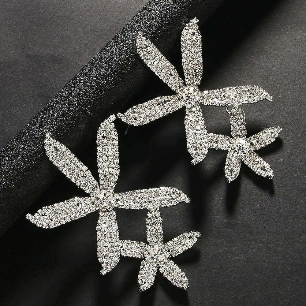 Delicate Rhinestone Flower Drop Earrings High Quality Jewelry Women Exaggerated Design Bridal Dangle Earrings for Wedding Gift