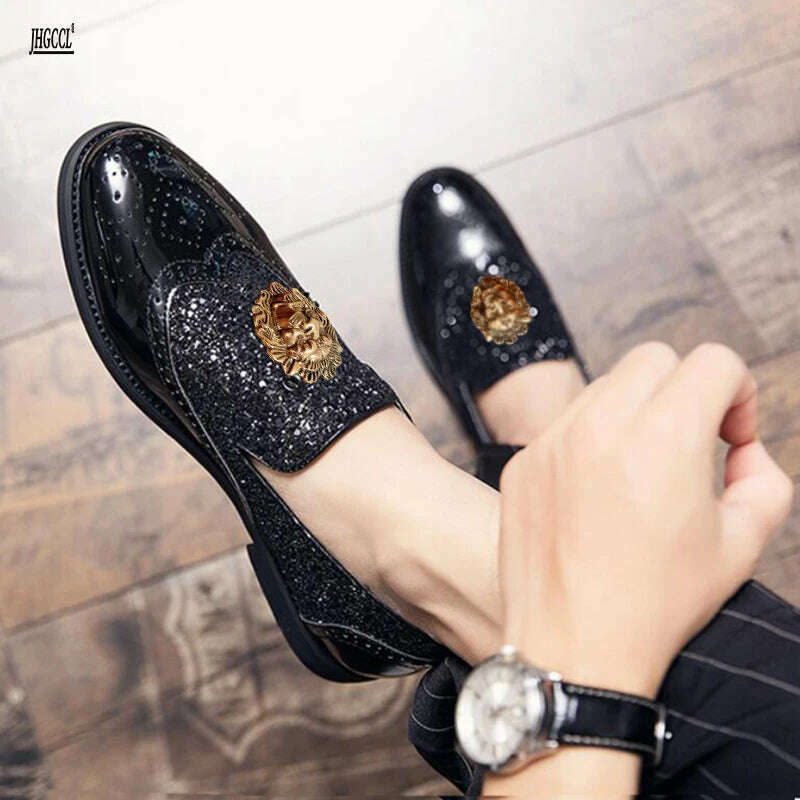 Mens Designer Loafers Fashion shoes Bright small leather shoes plus size slip-on lazy casual shoes Party wedding shoes A1
