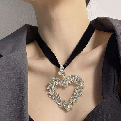 MWsonya New Korean Fashion Crystal Love Necklace for Women Luxurious Love Heart Pendant Brincos Jewelry Gift Choker for Women