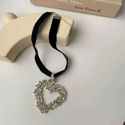 MWsonya New Korean Fashion Crystal Love Necklace for Women Luxurious Love Heart Pendant Brincos Jewelry Gift Choker for Women